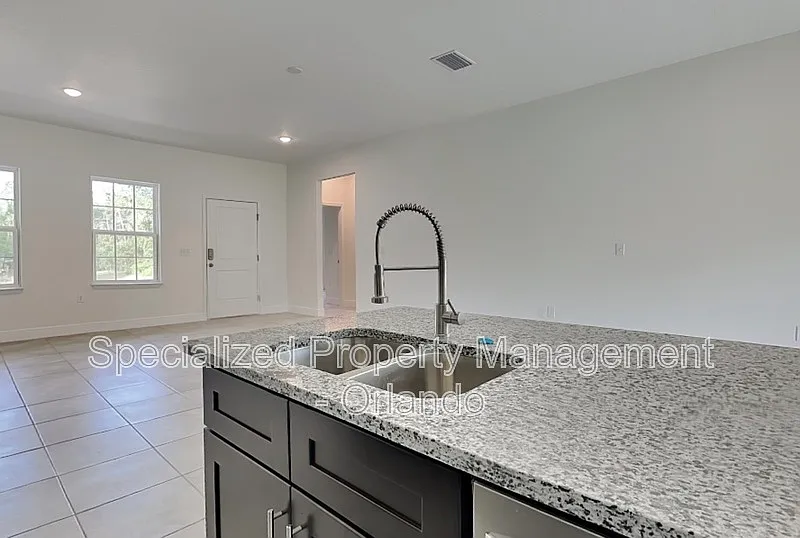 4 bed, 2.0 bath, 1580 sqft, $1,799 — Photo 4