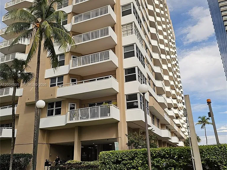 1980 S Ocean Dr #6J — Photo 35