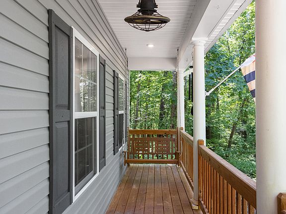 2nd image of 450 Stallings Rd