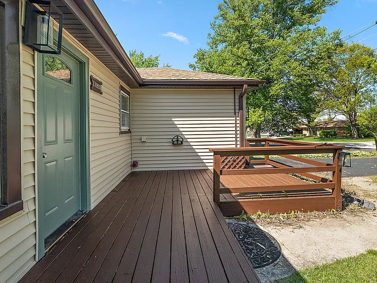 11920 S 74th Ave — Photo 3