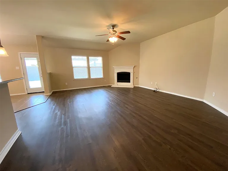 848 Lake Forest Trl — Photo 8