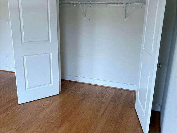 3rd image of 5443 Libbie Mill West Blvd