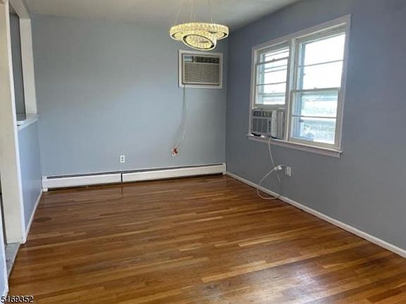 3rd image of 22 Pine St Floor 2