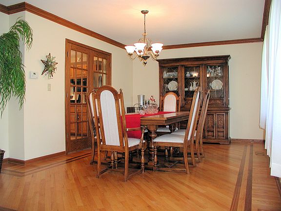 5th image of 1921 Gigi Ln