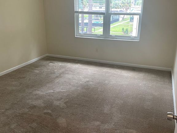 5th image of 2325 W Pensacola St APT 209