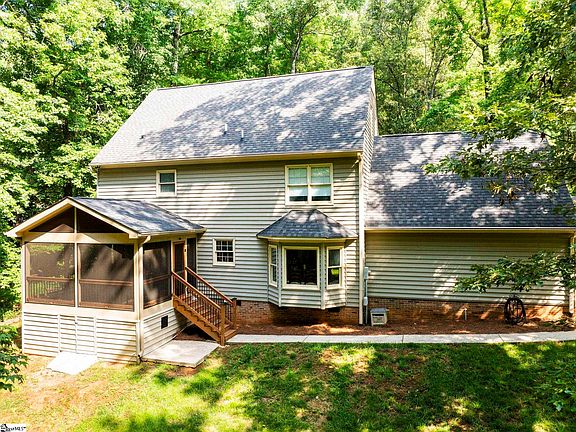 2nd image of 412 Perry Hill Rd
