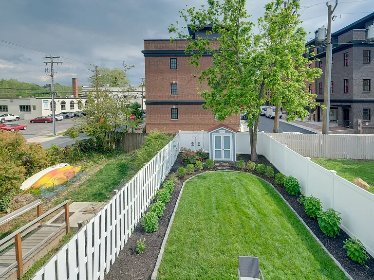 102 Wolfe St — Photo 29