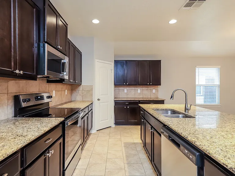 5714 Goliad Blf — Photo 6