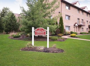 7 Klint Ct, Nanuet, NY 10954