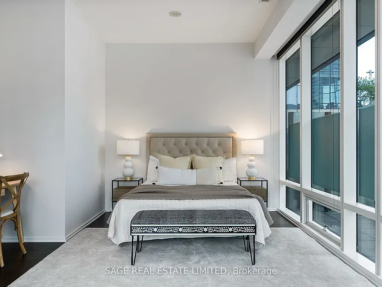 1 Bloor St E #510 — Photo 24