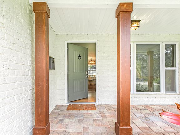 4th image of 14 Park Terrace Dr