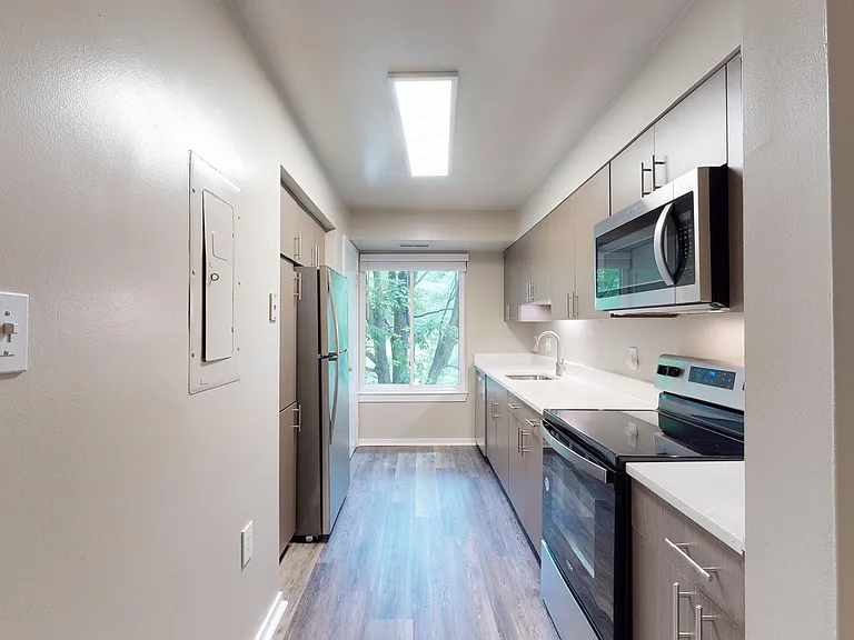 Seneca Place — Photo 122