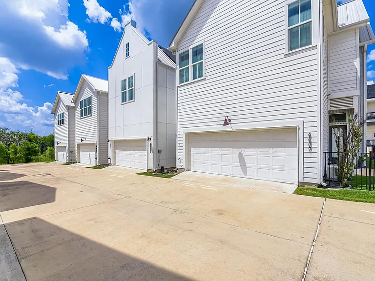 4405 Night Owl Ln — Photo 22