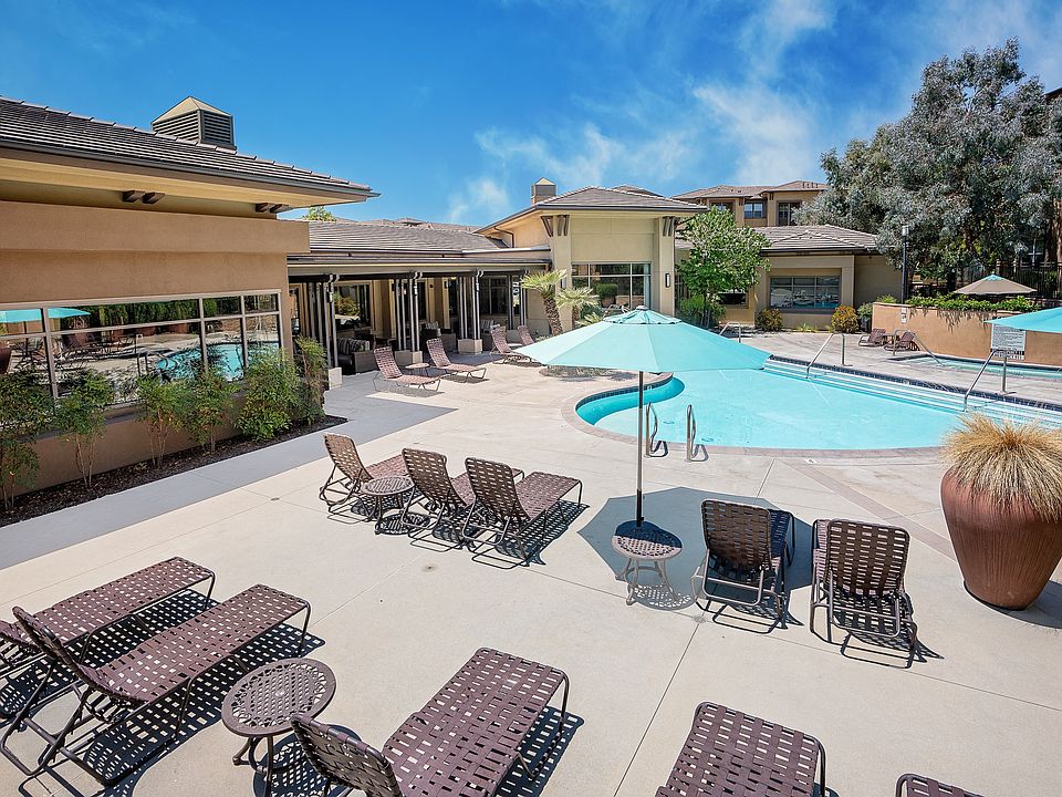 La Verne Village Luxury Apartment Homes 2855 Foothill Blvd La Verne