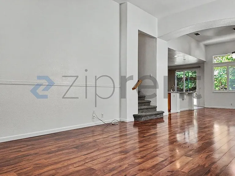 2342 Canary Dr — Photo 8
