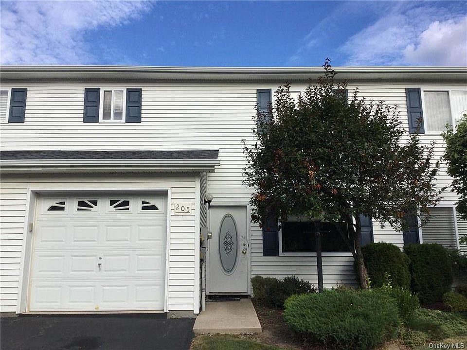 1st image of 205 Tamerisk Ln