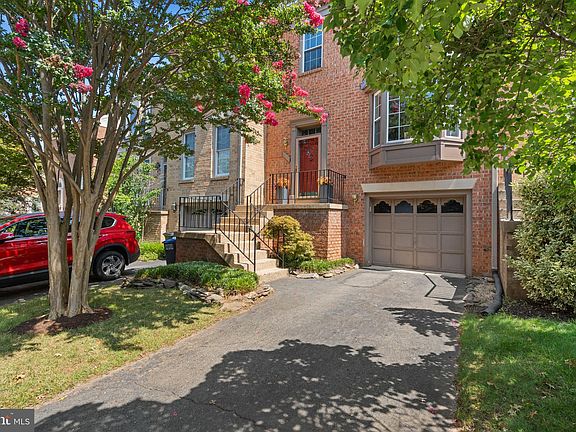 3rd image of 4012 Gregg Ct