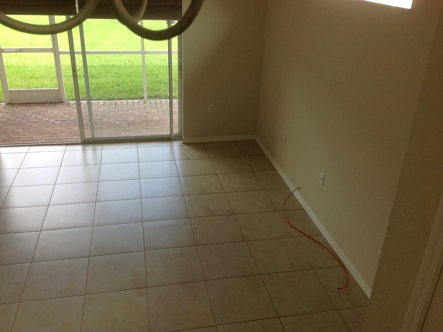 3 bed, 1915 sqft, $2,350 — Photo 2