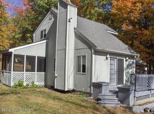 532 Gold Finch Rd, Bushkill, PA 18324