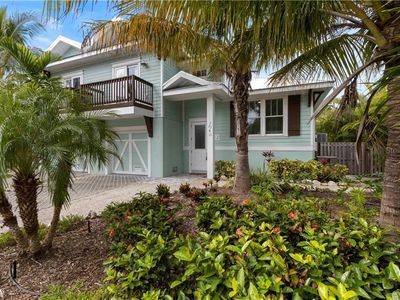 304 60th St #B, Holmes Beach, FL, 34217