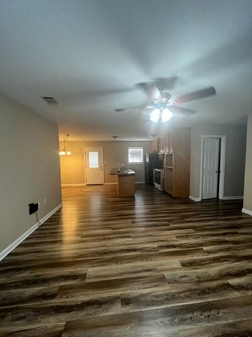 3 Bed / 2 Bath In Paragould — Photo 3