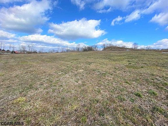 4th image of 2780 Benner Pike