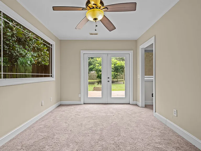835 N Ashe St — Photo 42