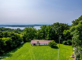 2825 P V T Way, Dandridge, TN 37725