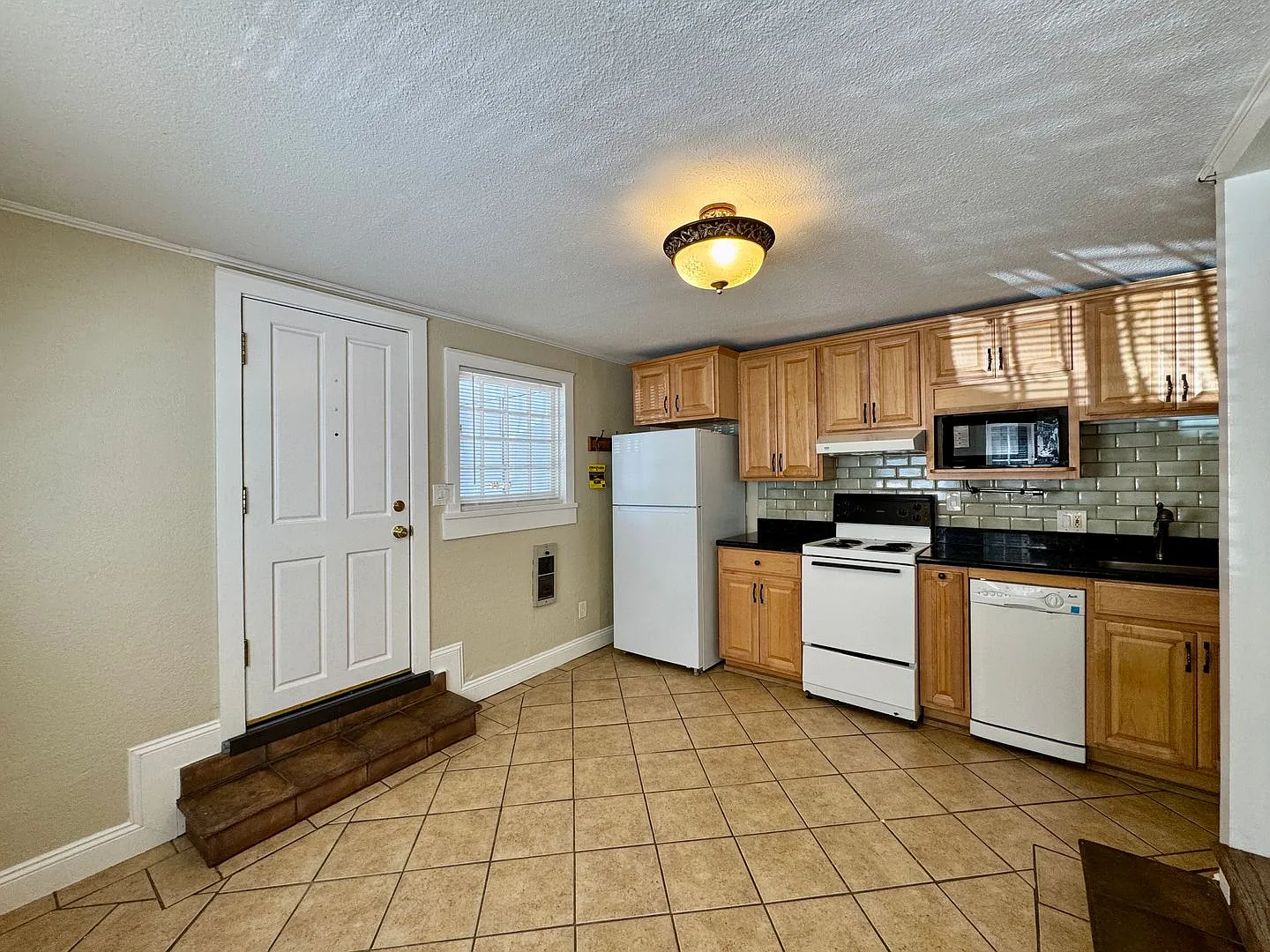 51913 — Photo 3