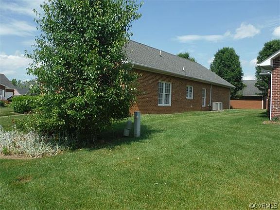 2nd image of 438 Cobblestone Dr