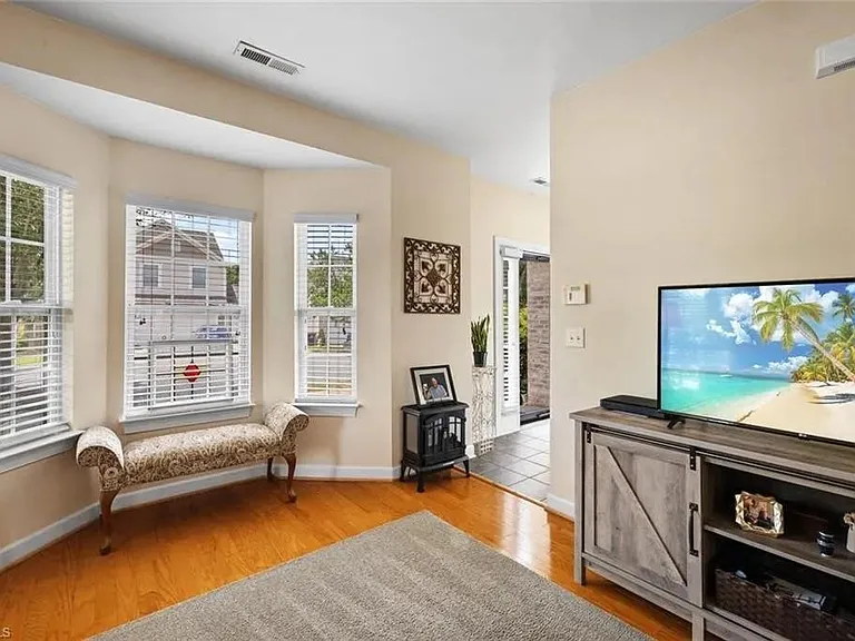 326 Summergate Dr — Photo 33