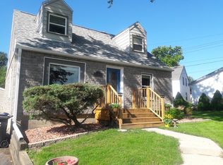 13709 W Prospect Pl, New Berlin, WI 53151