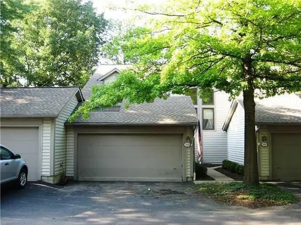 2688 Woodland Trail Dr, Columbus, OH 43231