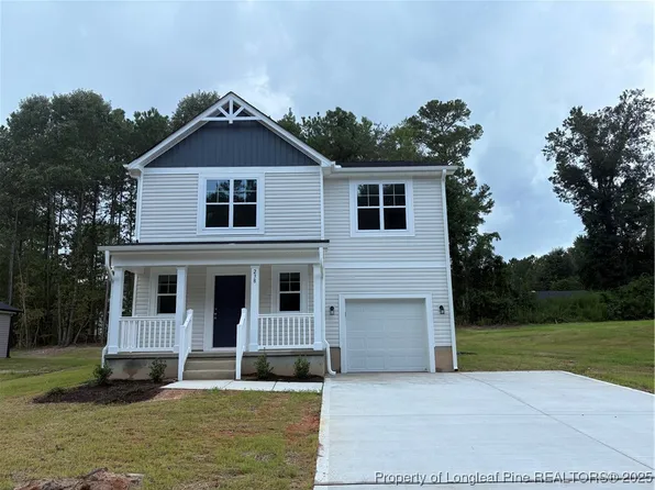 238 Appaloosa Dr, Spring Lake, NC 28390