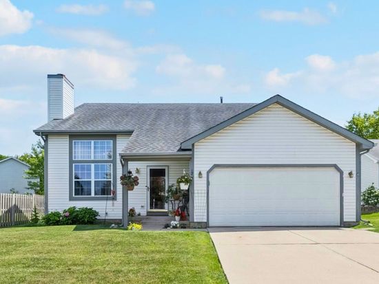 175 Davis Ct, Round Lake Park, IL 60073