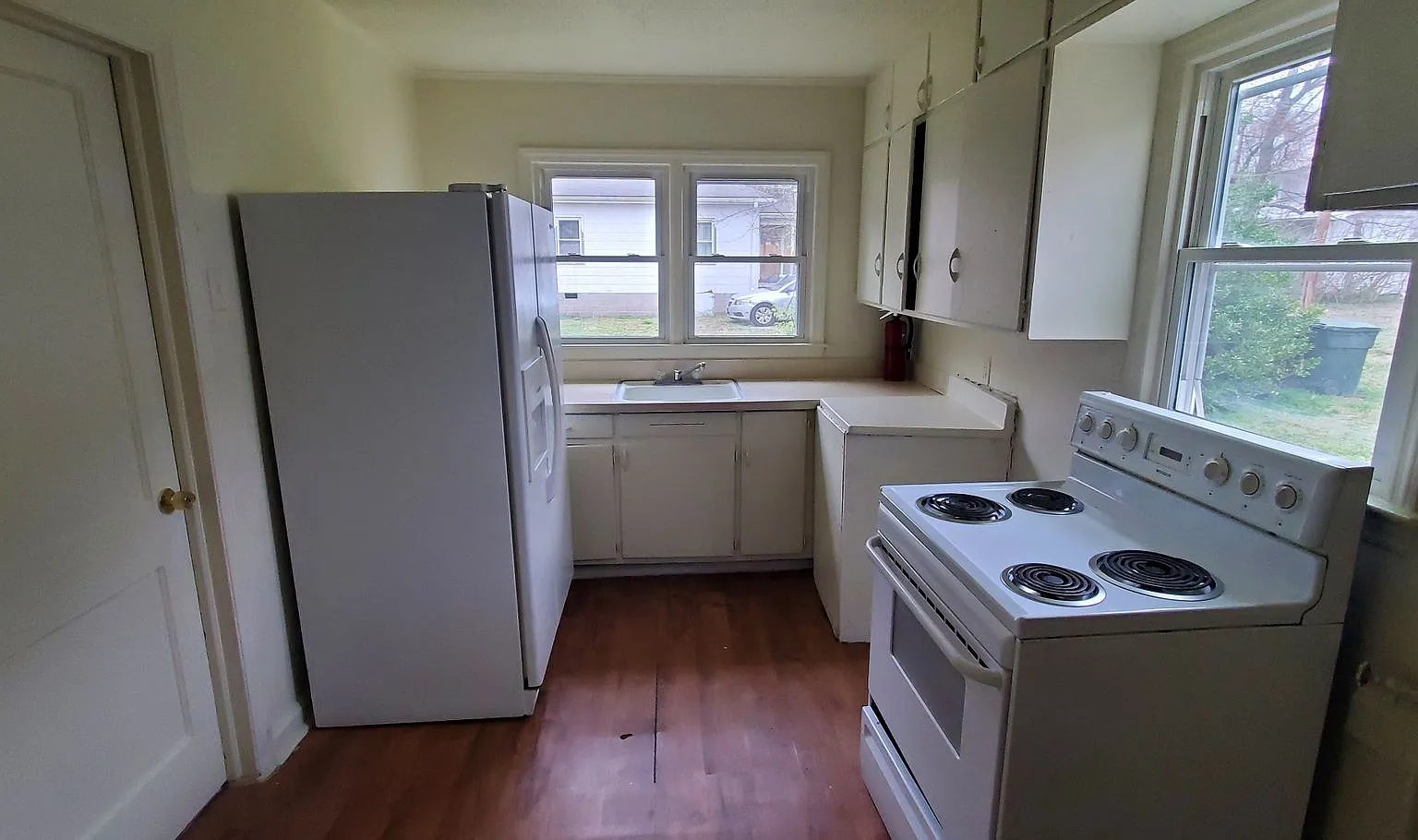 3 Bedroom 1 Bathroom House — Photo 2