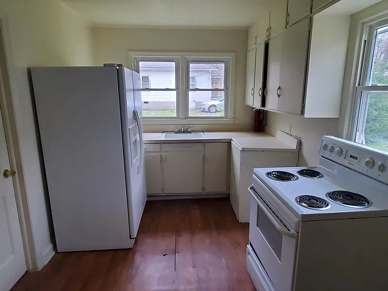 1721 Boone St — Photo 2