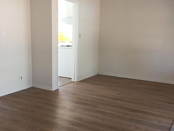 3rd image of 10608 Grovedale Dr