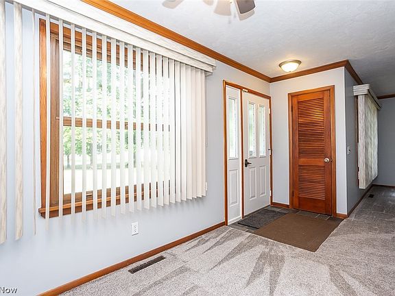 4th image of 19191 Pierce Dr