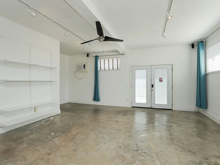 2215 Cleburne St — Photo 6