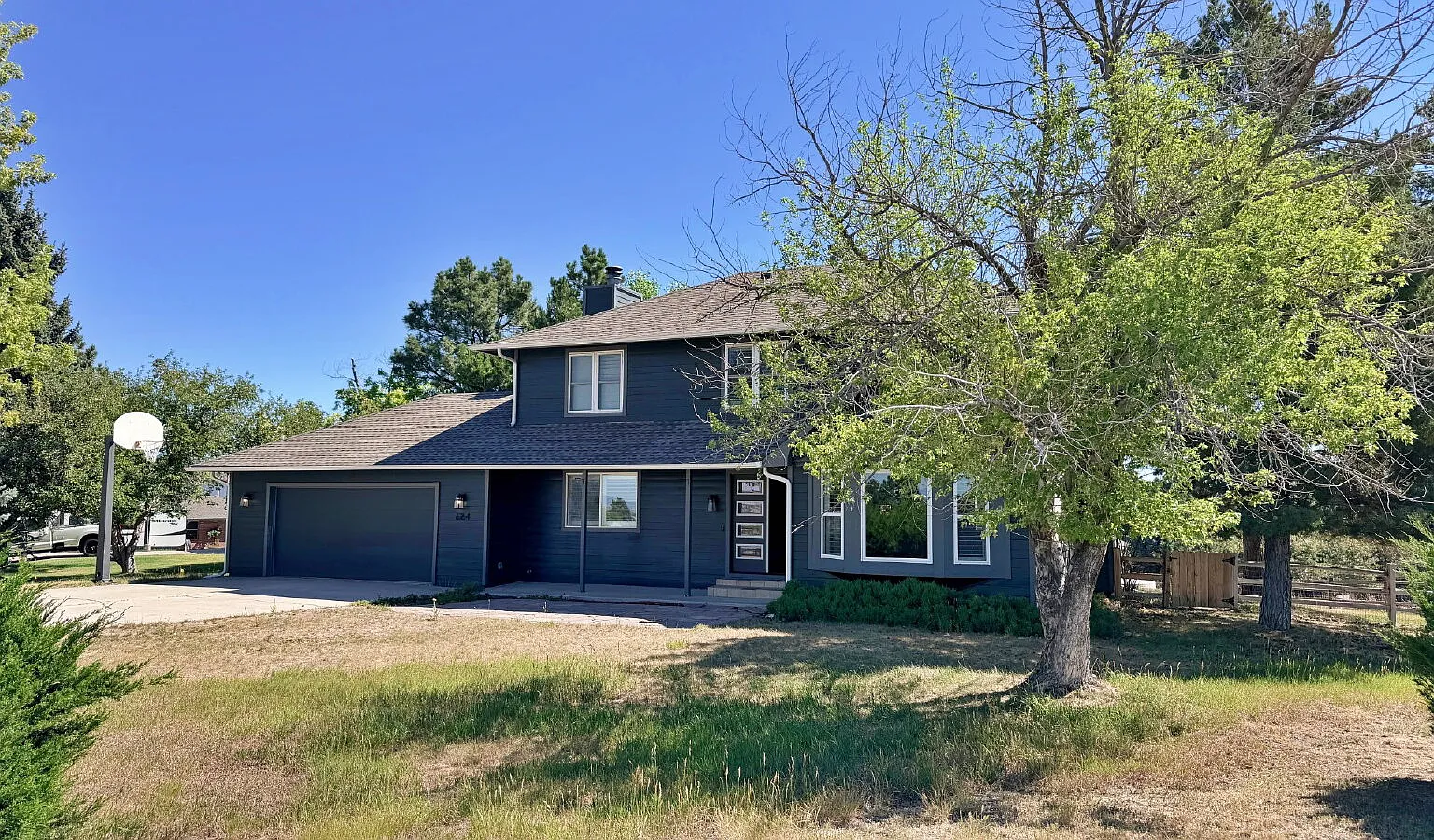 5 bed, 3.5 bath, 3111 sqft, $3,950 — Photo 2