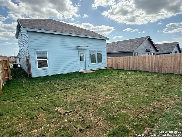 4 bed, 2.5 bath, 2090 sqft, $1,950 — Photo 4