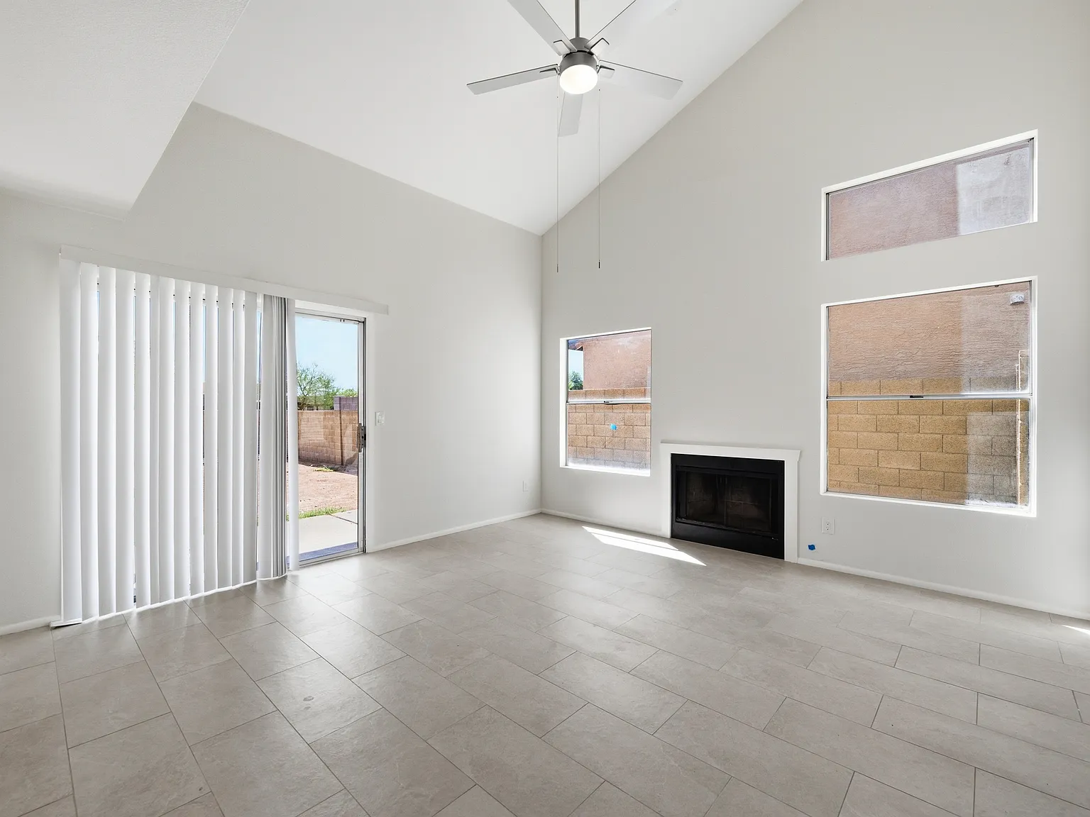 3 bed, 1313 sqft, $2,195 — Photo 3