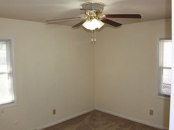 2nd image of 5 Brown Ct