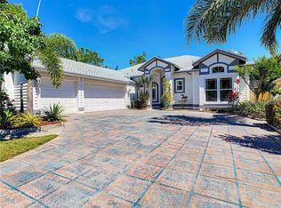 11328 Canterbury Ln, Seminole, FL 33778