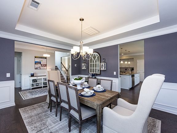 3rd image of 302 Canonbury Dr