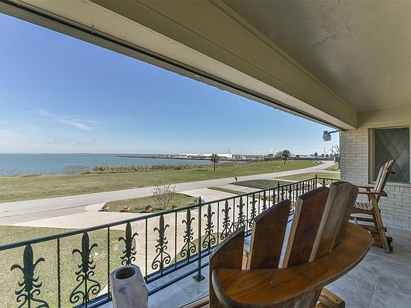 5th image of 3540 Miramar Dr