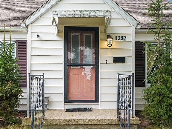 2nd image of 1337 Arianna St NW