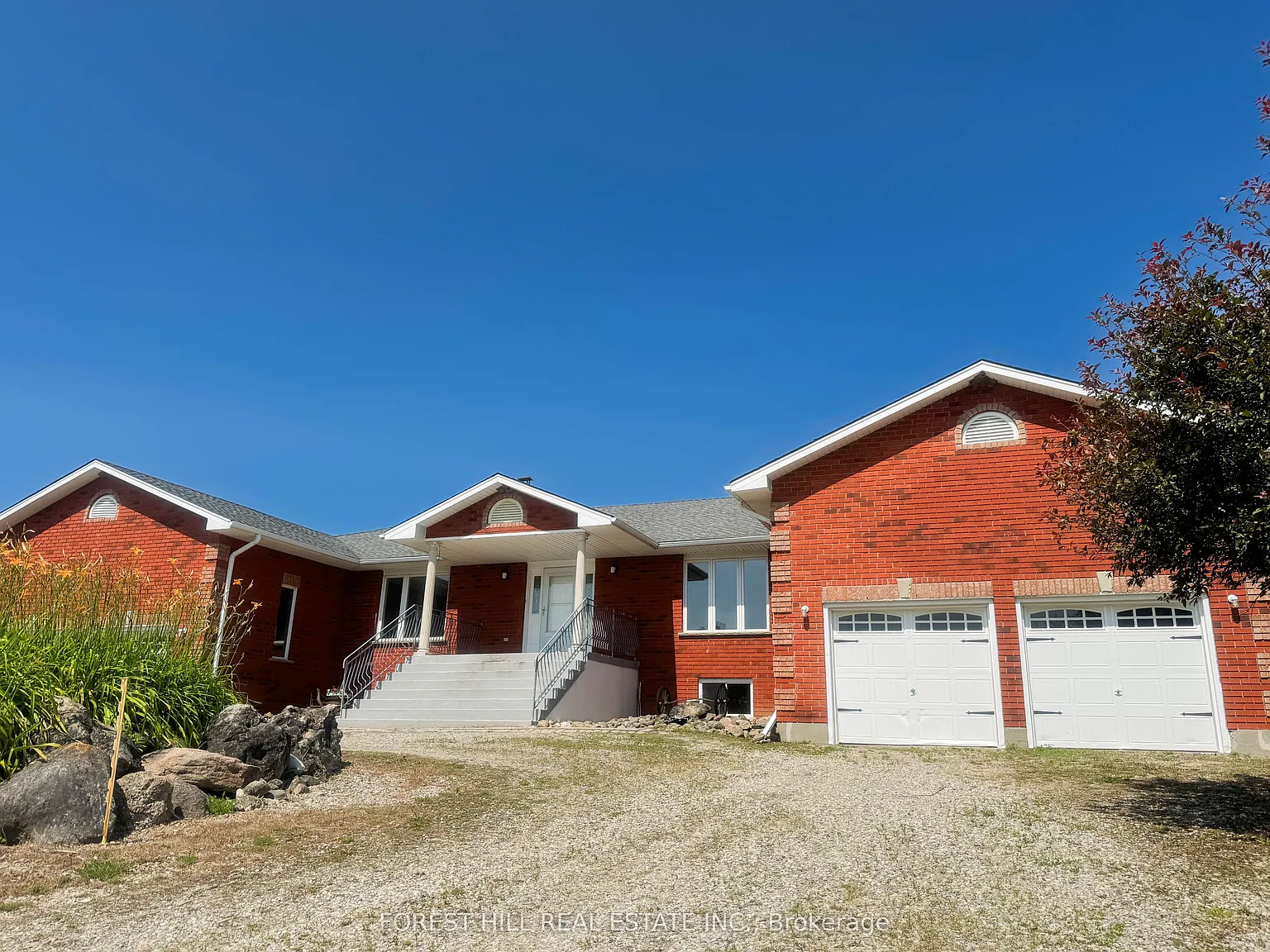 3 bed, $3,900 — Photo 2