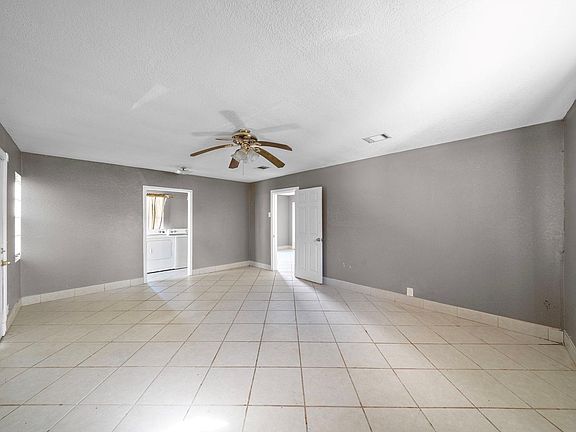 4th image of 128 Kress St